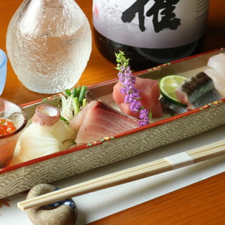 九州で水揚げされた魚介を生簀から調理。鮮度抜群だから旨い。