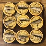 器酒亭 - オイルサーディンとごぼうのキッシュ