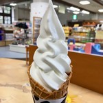 六甲山牧場レストハウス - 神戸チーズ入りソフトクリーム（380円）