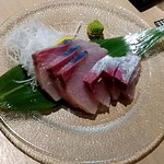 個室 肉割烹 牛若丸 - はまちのお造り 480円