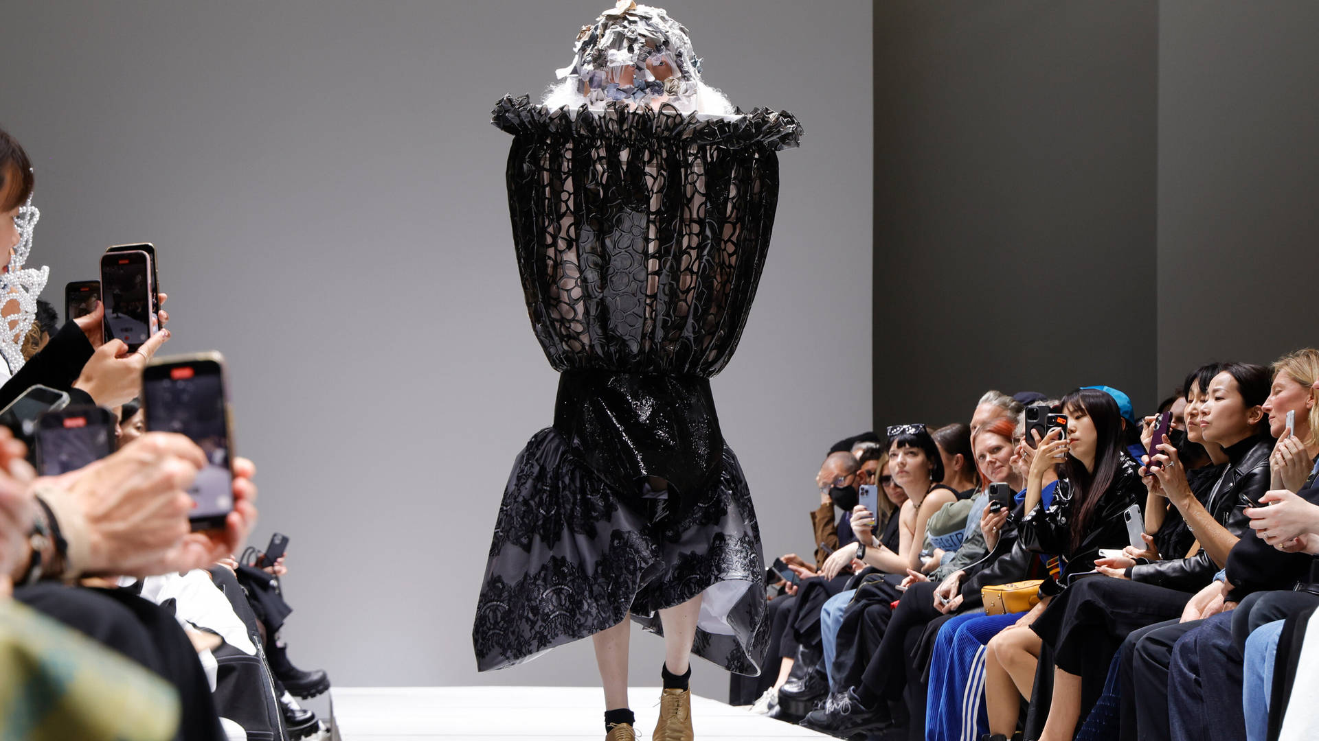 Som Des Garçons Spring 2023 Wallpaper