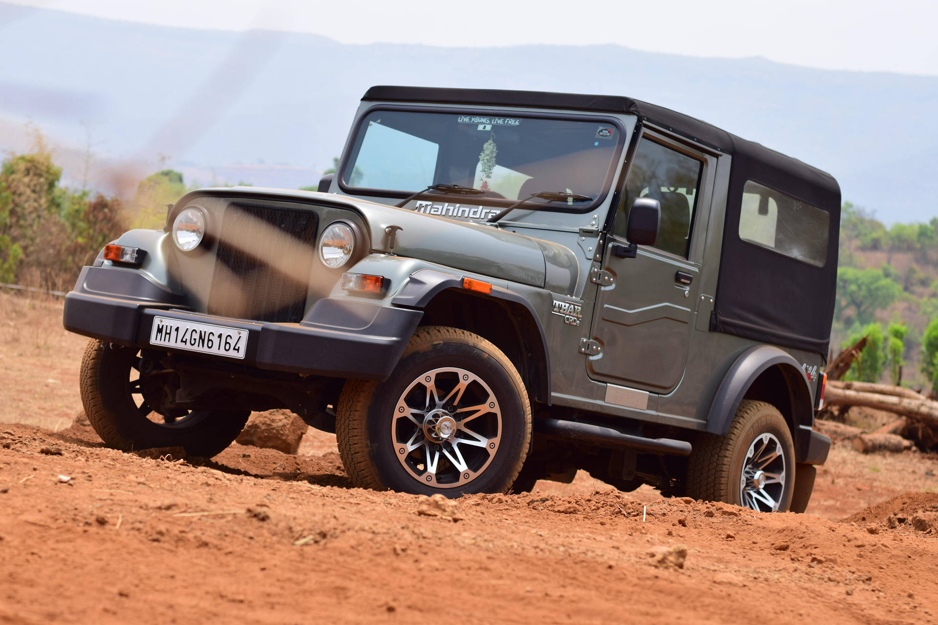 Grå Mahindra Thar 4k Bakgrunnsbildet