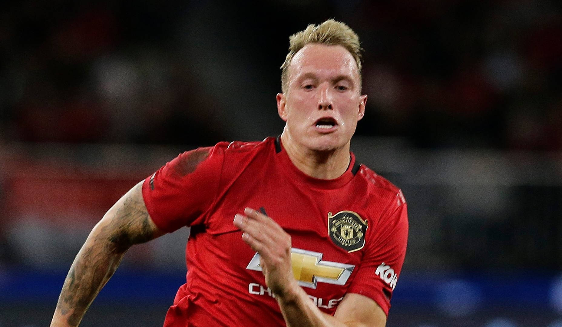 Phil Jones Løber Venstre Hånd Wallpaper