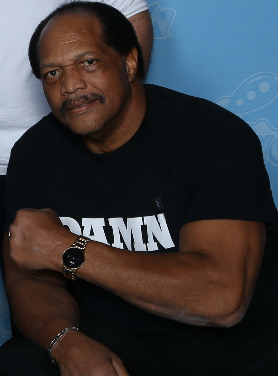 Professional Wrestler Ron Simmons råber: 