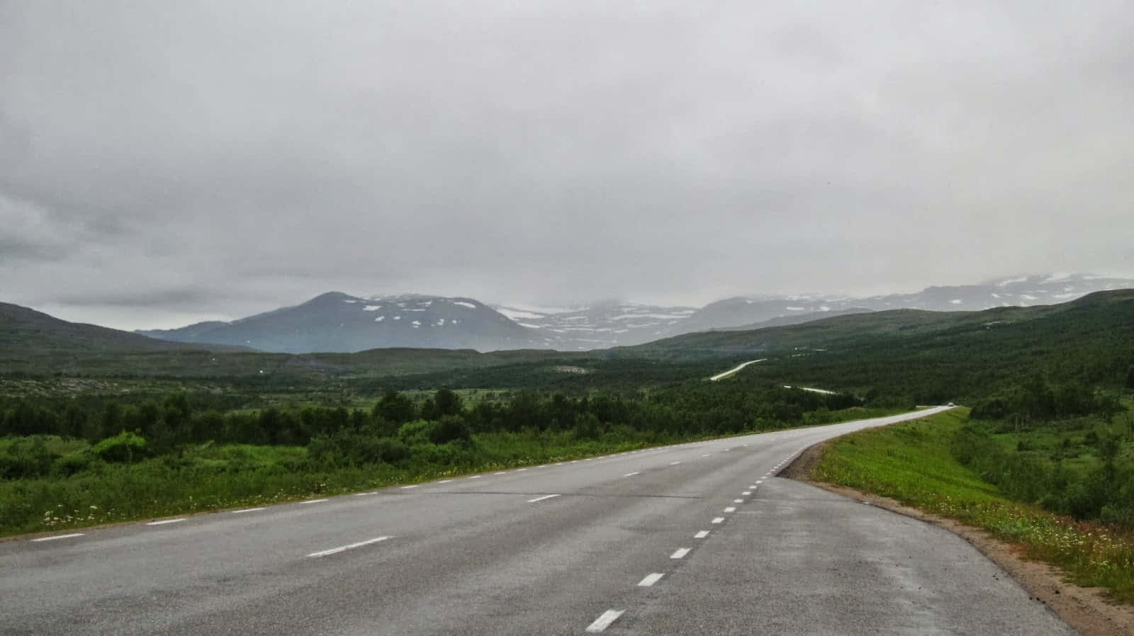 Storslått Solnedgangsutsikt Over Bodø By Bakgrunnsbildet