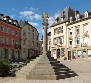 Echternach Markedsplass Monument Wallpaper
