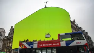 Groene Scherm In Piccadilly Circus Wallpaper