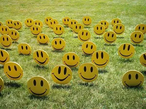 Smiley Pada Optimisme Wallpaper