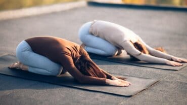 overthinking door karne me helpful hain ye asana