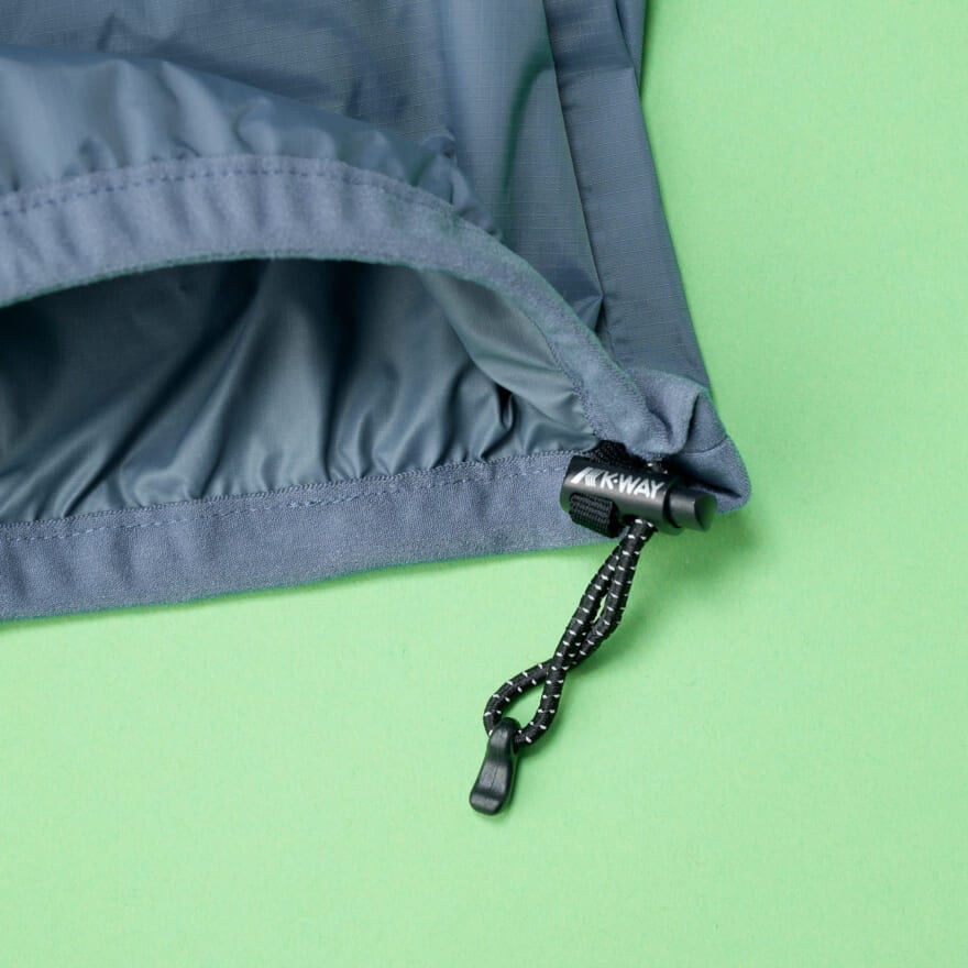 ケーウェイのウインドブレーカー ドローコード寄り