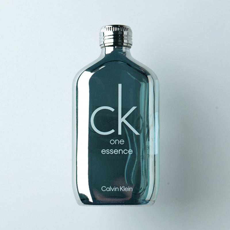 カルバン クラインのシーケー ワン エッセンス インテンス パルファム