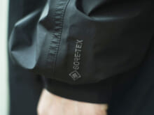 いま買えば春まで活躍する「ゴアテックスアウター」５選。通勤にも使えて便利な大人名品集に加えてオシャレな人の正解着こなしもお届け！