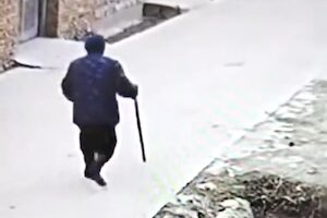 【動画】25万イイネを獲得した中国の漫画みたいな事故。 【動画】25万イイネを獲得した中国の漫画みたいな事故。