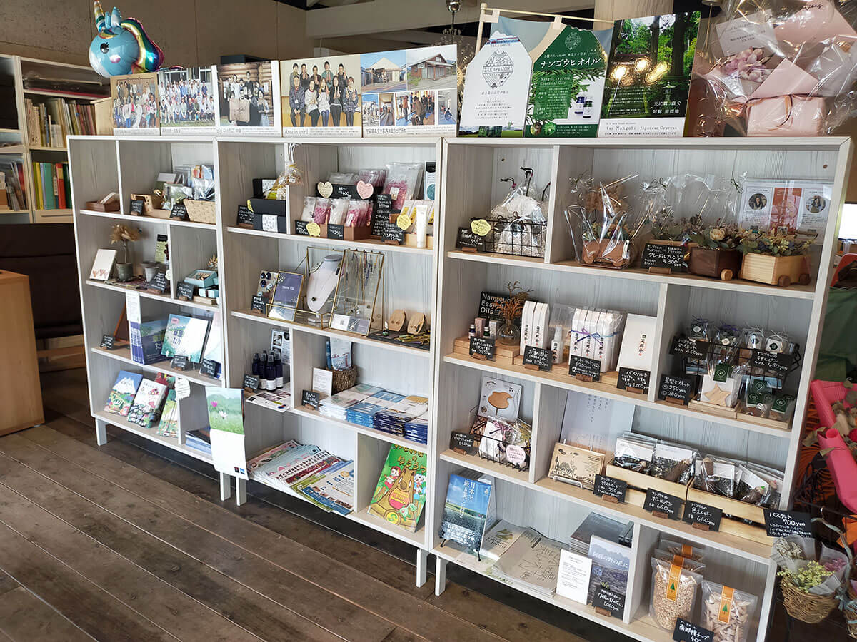 TAKAraMORI 商品棚