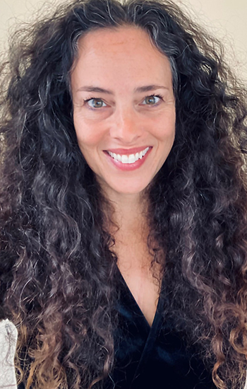 AliciaBessette-2023authorpic-JIG Author Alicia Bessette