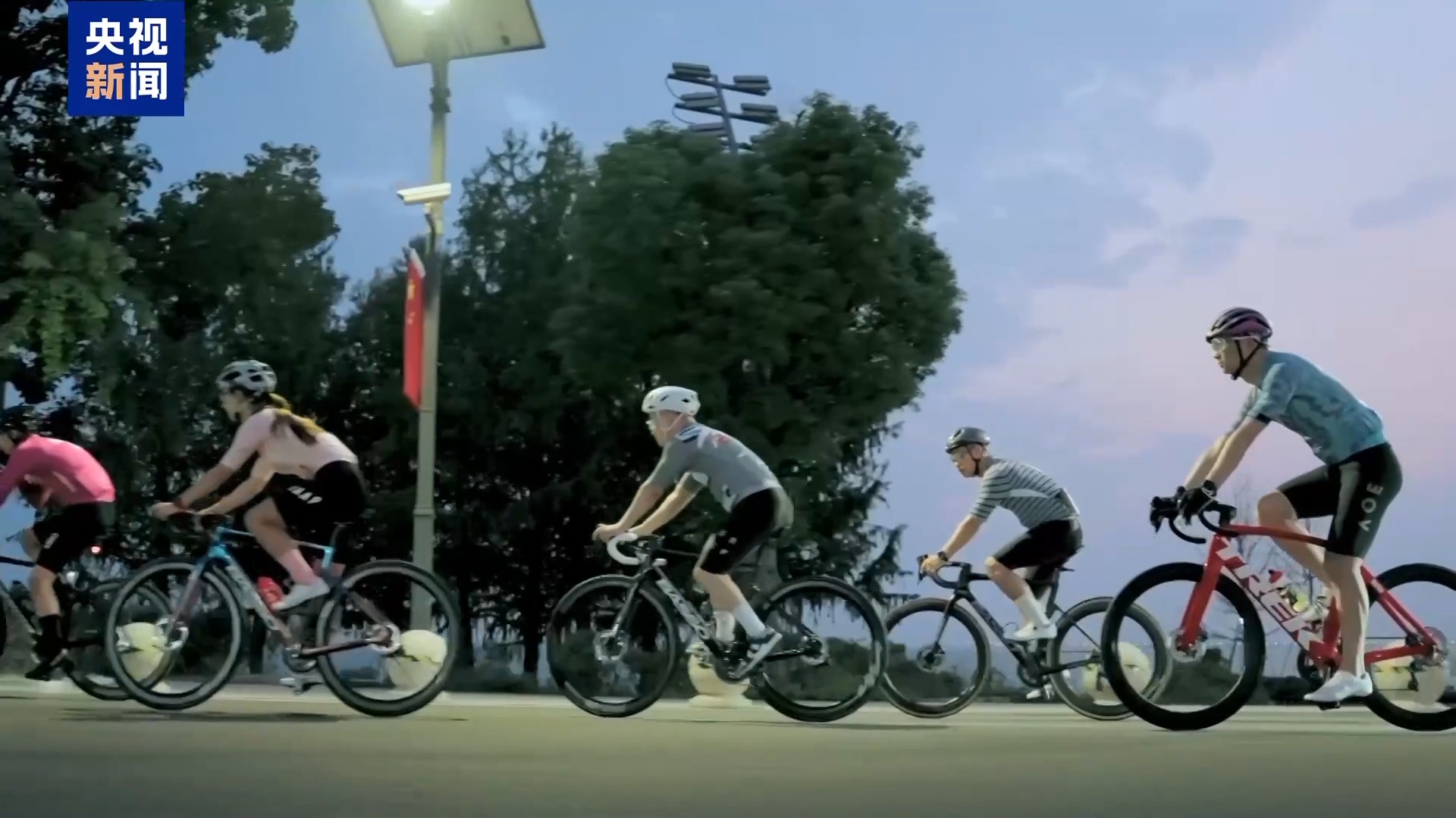 一“疏”一“堵”排水降盐,新疆超27万亩白花花盐碱地产出白茸茸棉