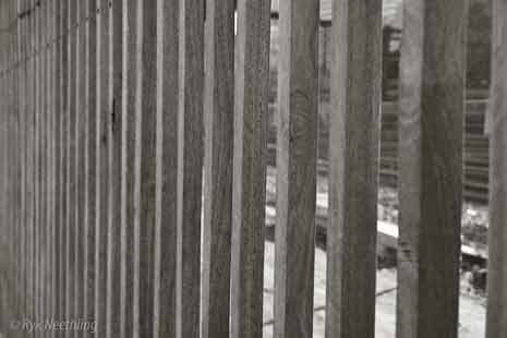 verticle fence posts