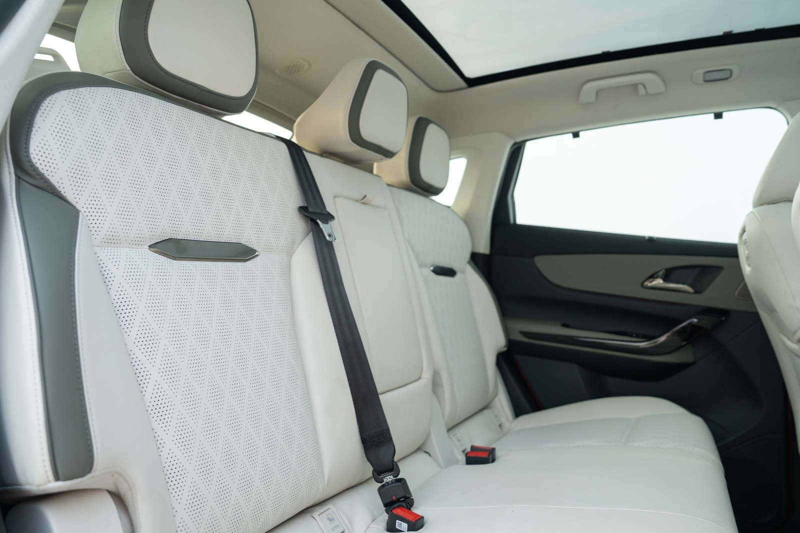 Mahindra XEV 9e Rear Seat Mahindra XEV 9e Rear Seat
