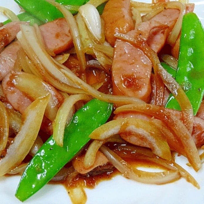 ウィンナーとタマネギのBBQソース炒め