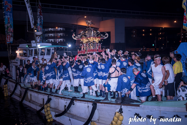 お神輿船に乗る