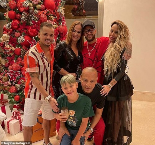 Neymar organizes a five-day party at his mansion with 500 guests