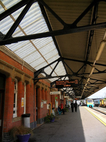 blog (4x5@300) Yoko CP3 Carmarthen Station, Carmarthen, Wales_DSCN9944-9.27.18.jpg