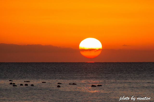 船のある浜辺 (2)
