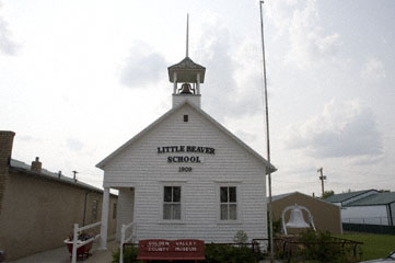 blog 94E Beach, 1909 Little Beaver School, ND_DSC4116-8.2.09 (2)