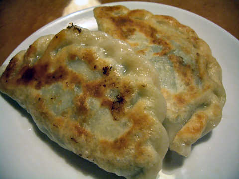 焼きジャンボニラ餃子(韭菜盒)@万宝海鮮屋