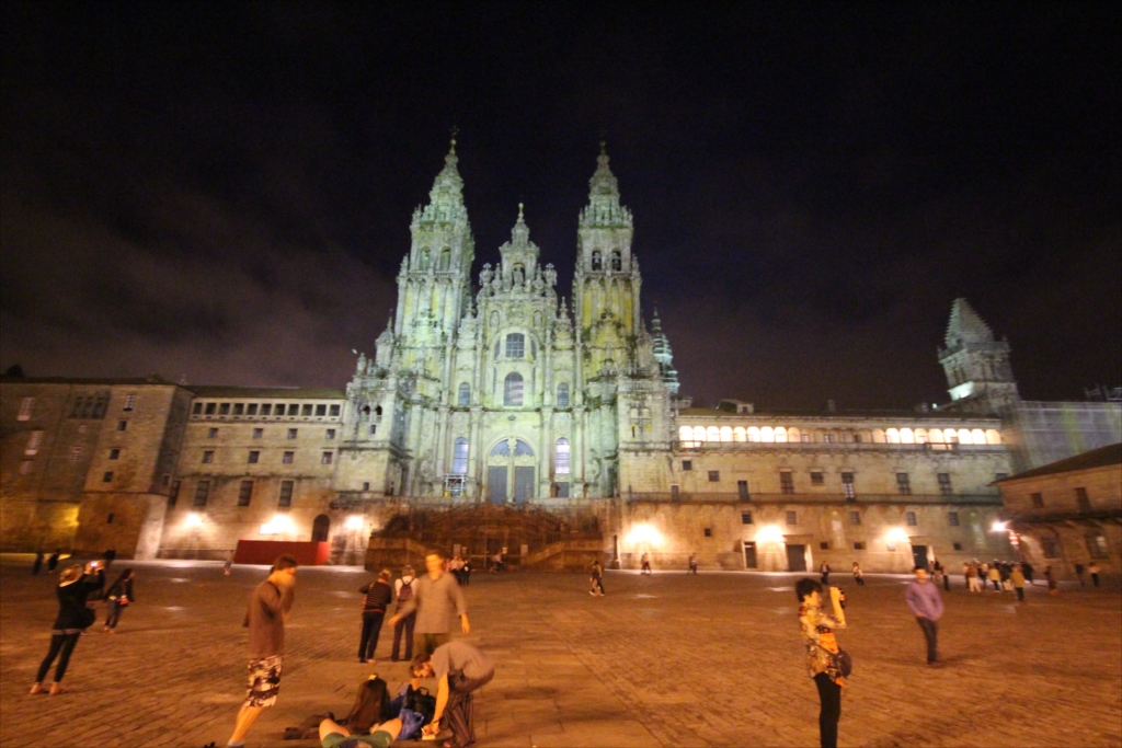 ようやくライトアップが始まった_1