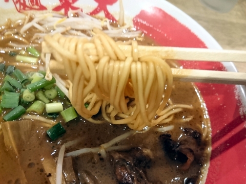 徳島ラーメン麺リフティング@徳島ラーメン東大