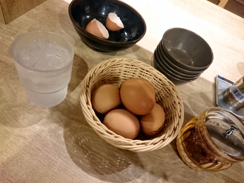 無料生卵@徳島ラーメン東大