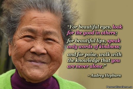 01b 450 smiling old lady