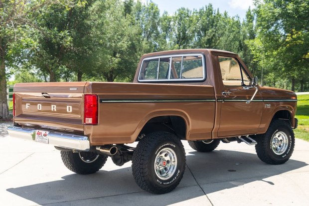 11k-Mile 1985 Ford F-150 XL 4×4
