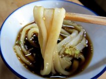 うどん通も初体験!創業85年の老舗のうどんは唯一無二の食感 うどん通も初体験!創業85年の老舗のうどんは唯一無二の食感