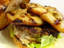 極厚ベーコンの存在感が凄い…!激旨ハンバーガーが味わえる関西のお店 極厚ベーコンの存在感が凄い…!激旨ハンバーガーが味わえる関西のお店