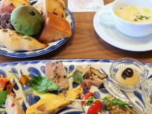 美味しい紅茶にアルコールも!武蔵小杉駅高架下の小さなパンやケーキの店 美味しい紅茶にアルコールも!武蔵小杉駅高架下の小さなパンやケーキの店