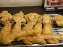 食べ放題も!ジューシーな唐揚げ定食を思う存分味わえる専門店 食べ放題も!ジューシーな唐揚げ定食を思う存分味わえる専門店