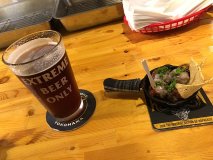 へヴィメタが流れるビアバーで、個性的なクラフトビール&ミートボールを へヴィメタが流れるビアバーで、個性的なクラフトビール&ミートボールを