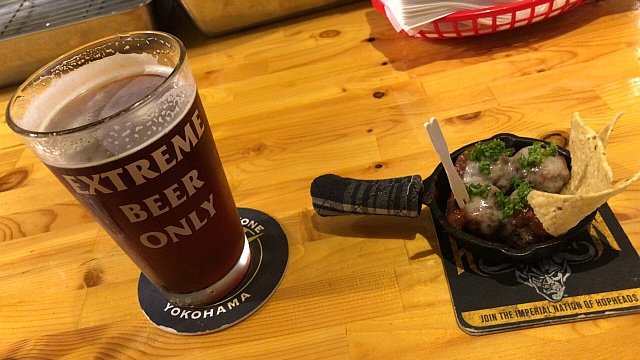 へヴィメタが流れるビアバーで、個性的なクラフトビール&ミートボールを へヴィメタが流れるビアバーで、個性的なクラフトビール&ミートボールを