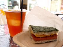 元祖おにぎらずは沖縄にあり!?おにポー専門店へ行ってみた。 元祖おにぎらずは沖縄にあり!?おにポー専門店へ行ってみた。