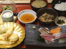 魚が美味すぎてごはんが止まらない!安くて品数の多い定食が味わえる店 魚が美味すぎてごはんが止まらない!安くて品数の多い定食が味わえる店