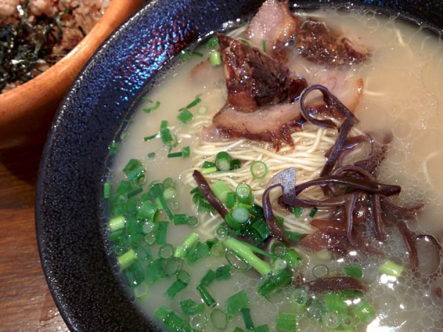 福岡のラーメンロードで食べるべき新旧お勧め豚骨ラーメン5選 福岡のラーメンロードで食べるべき新旧お勧め豚骨ラーメン5選