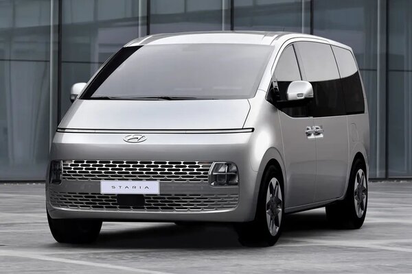 Hyundai Staria Hyundai Staria Front Left Side