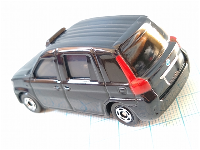 (レビュー)トミカ No.27 トヨタ ジャパンタクシーの画像