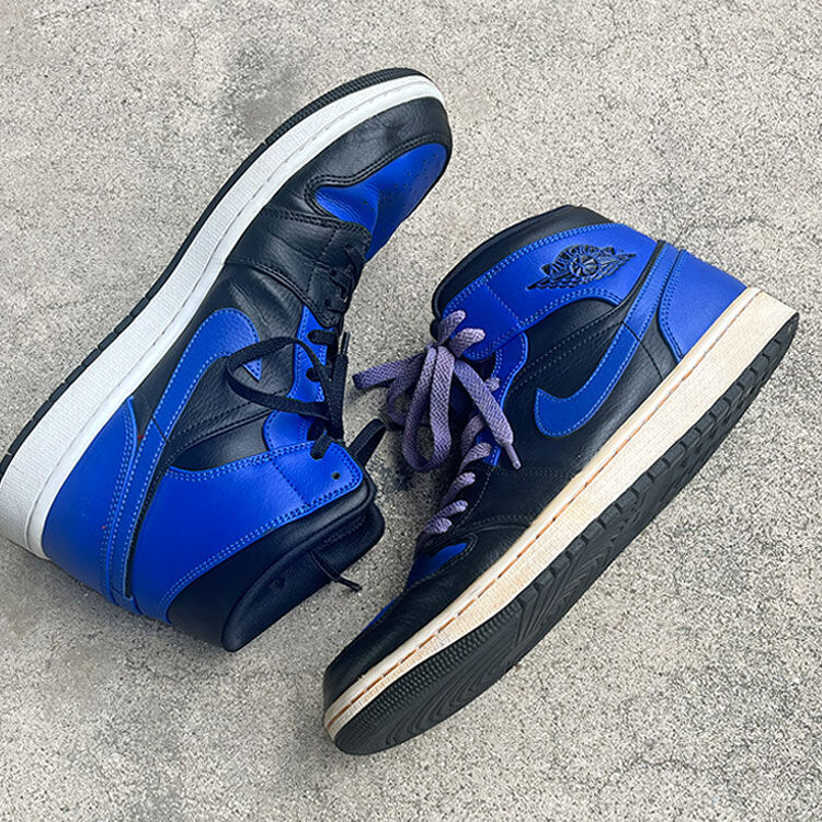 ビンテージ加工したジョーダン1のデザインをしっかりチェツクする