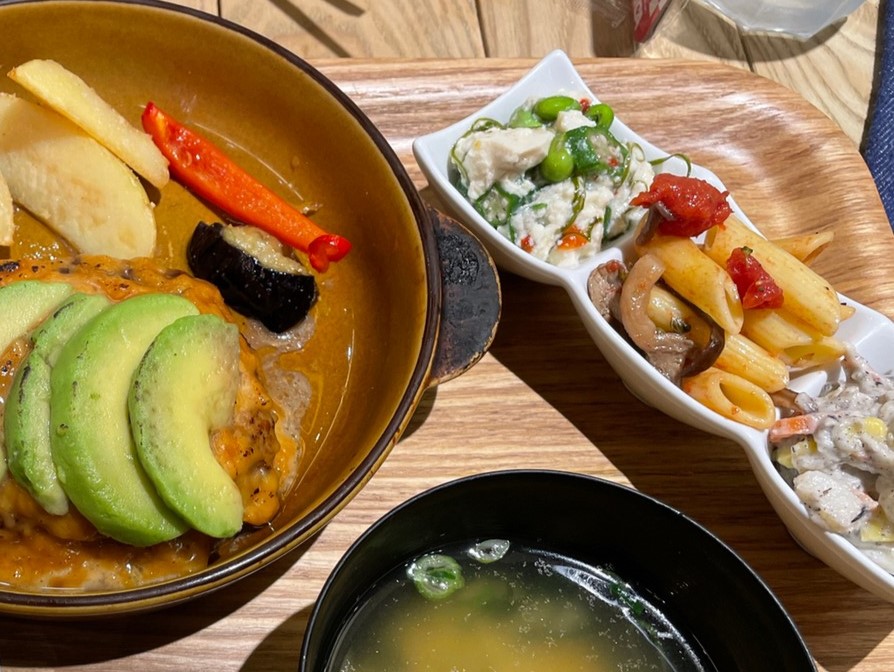 赤ちゃん・子ども連れでランチにいける愛知県常滑市のイオンモール常滑に入っている祇園茶寮のランチ・アボガドと焦がしチーズのハンバーグ御膳とおばんざい