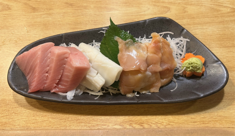 茨城県取手市新取手1丁目にある「居酒屋 だんらん」刺身三点盛り