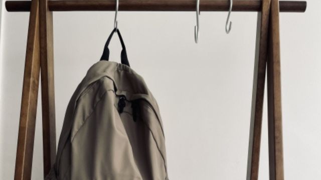 バッグを吊るす