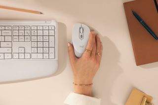 Logitech Signature Comfort Plus mouse and keyboard